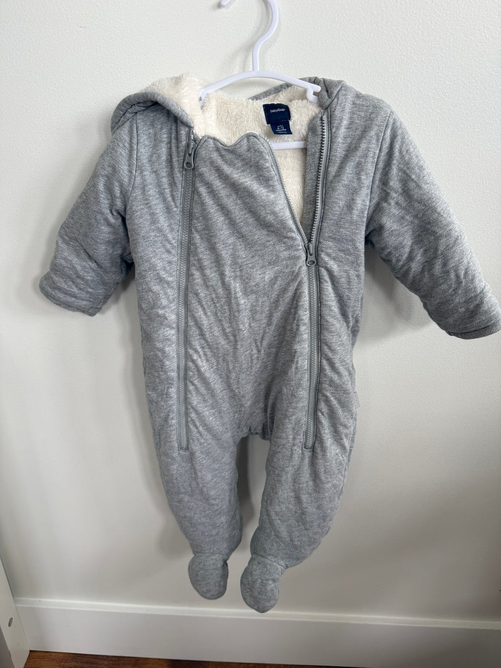 Gap Snowsuit (Small Imperfection) 6-12 Month