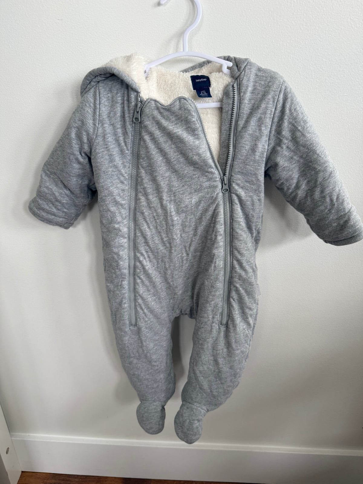 Gap Snowsuit (Small Imperfection) 6-12 Month